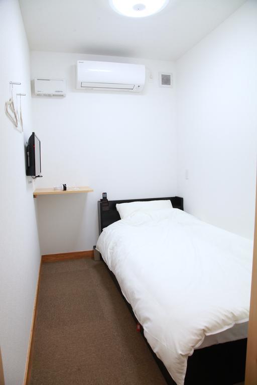 מלון היטויושי Simple Sleep 個室カプセル מראה חיצוני תמונה